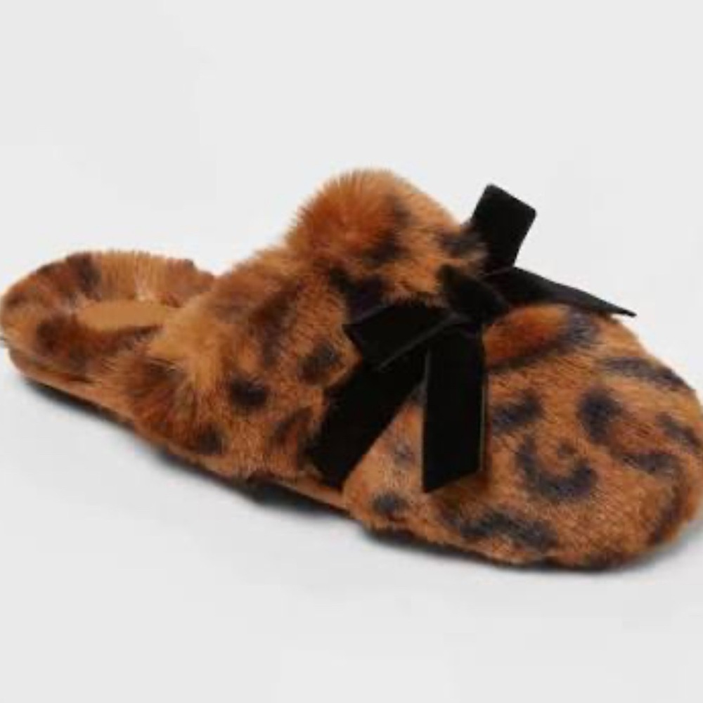 Auden Plush Faux-Fur slippers leopard